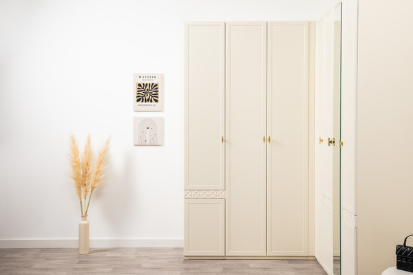 Шкаф-пенал Марион 16.340.01 слоновая кость С341 PE, слоновая кость 6898 ПВХ (собирается на любую сторону)