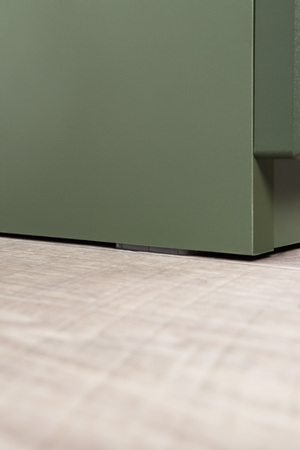 Шкаф угловой Марион 16.339 дымчатый зеленый K521, олива шагрень AG 1050 ПВХ (собирается на любую сторону)