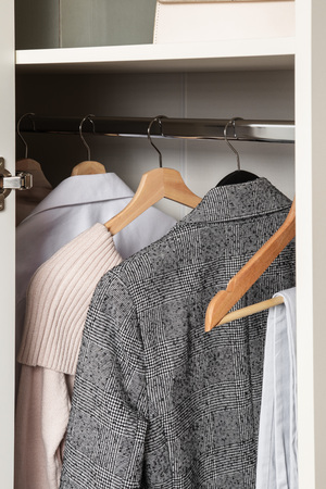 Шкаф угловой Марион 16.339 слоновая кость С341 PE, слоновая кость 6898 ПВХ (собирается на любую сторону)