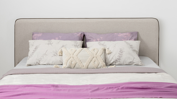 Кровать Миа 160 рогожка светло-бежевый, кант желтовато-коричневый с ортопедическим основанием и подъемным механизмом